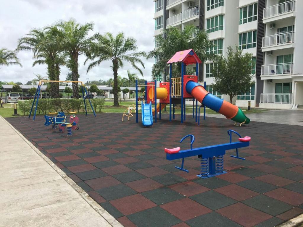 Sandakan Spacious And Comfortable Pool View Condo Exteriör bild